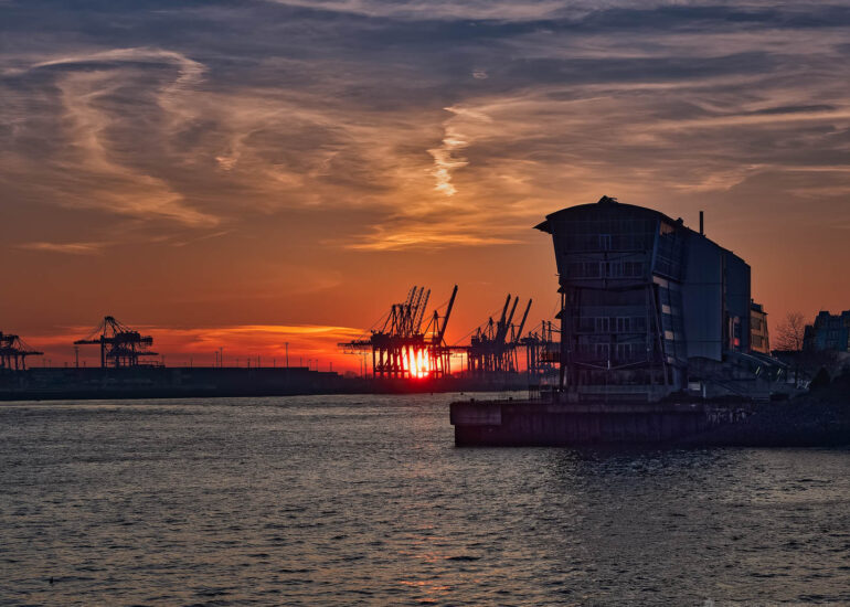 Draußen, Elbe, Hafen, Hamburg, blau, grau, poller