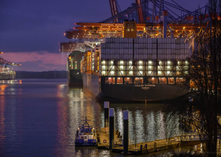 Draußen, Elbe, Hafen, Hamburg, blau, grau, poller