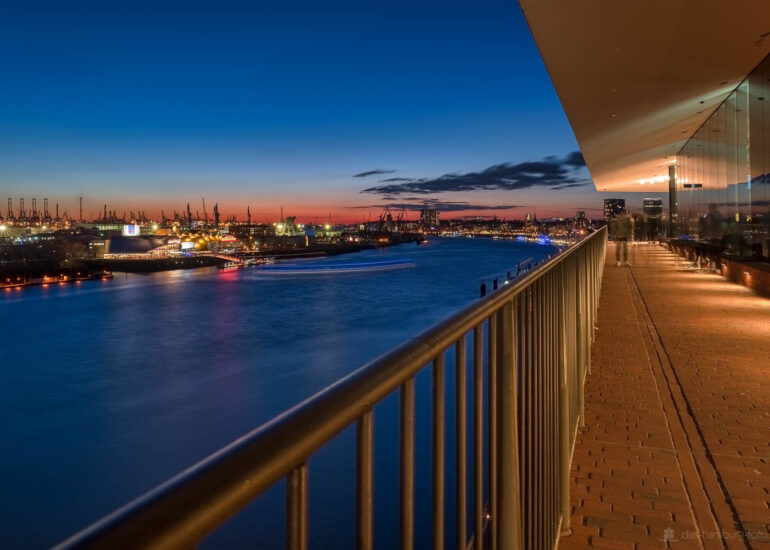 Hamburgs Sehenswürdigkeiten als tolle FineArt Photos 62 Architektur, Draußen, Dunkel, Gebäude, HDR (extrem), Stadt, grau, schwarz, www.das-hamburg-foto.de