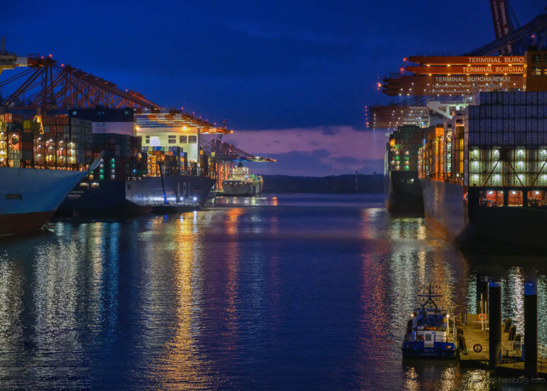 Hamburgs Sehenswürdigkeiten als tolle FineArt Photos 51 Architektur, Draußen, Dunkel, Gebäude, HDR (extrem), Stadt, grau, schwarz, www.das-hamburg-foto.de