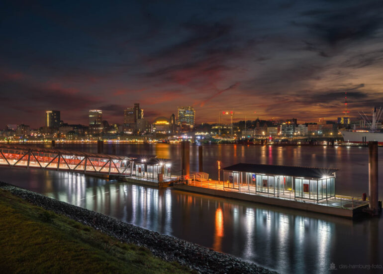 Hamburgs Sehenswürdigkeiten als tolle FineArt Photos 19 Architektur, Draußen, Dunkel, Gebäude, HDR (extrem), Stadt, grau, schwarz, www.das-hamburg-foto.de