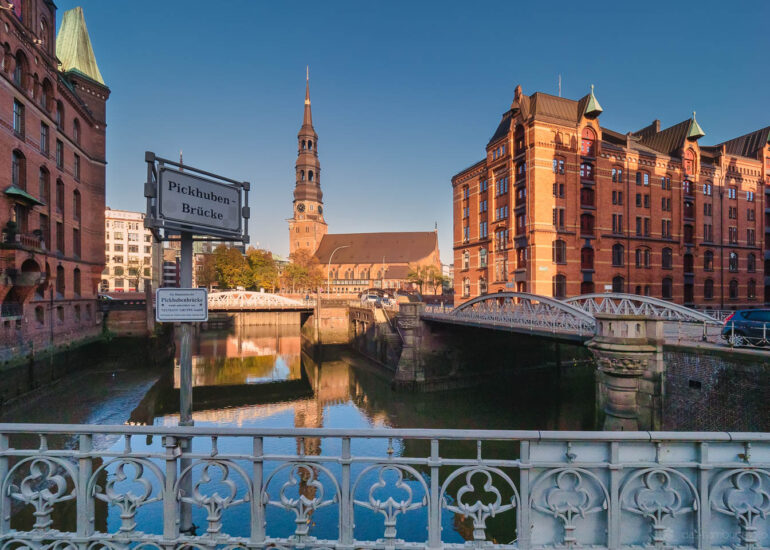 Hamburgs Sehenswürdigkeiten als tolle FineArt Photos 20 Architektur, Draußen, Dunkel, Gebäude, HDR (extrem), Stadt, grau, schwarz, www.das-hamburg-foto.de