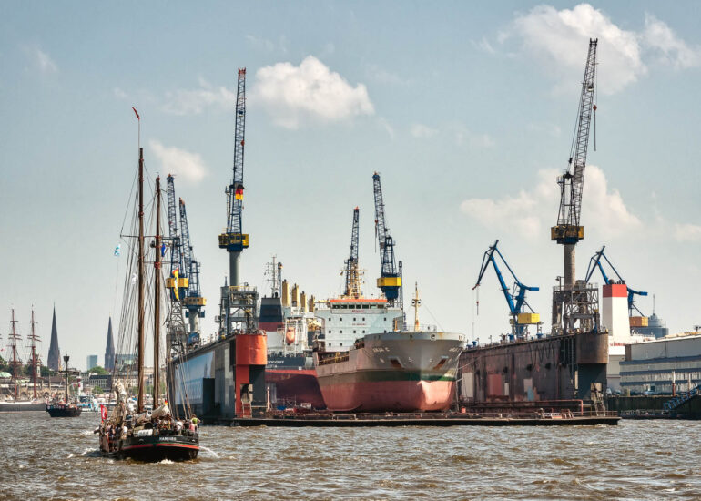 Draußen, Elbe, Hafen, Hamburg, blau, grau, poller