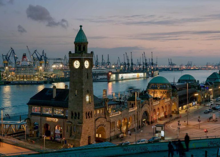 Draußen, Elbe, Hafen, Hamburg, blau, grau, poller
