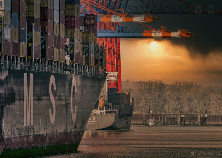 Draußen, Elbe, Hafen, Hamburg, blau, grau, poller