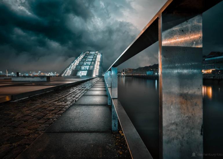 Im Trend: Moderne Hamburg Bilder 69 Blick in den Hamburger Hafen