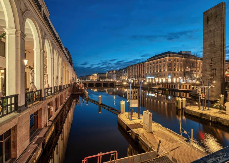 Hamburgs Sehenswürdigkeiten als tolle FineArt Photos 85 Architektur, Draußen, Dunkel, Gebäude, HDR (extrem), Stadt, grau, schwarz, www.das-hamburg-foto.de
