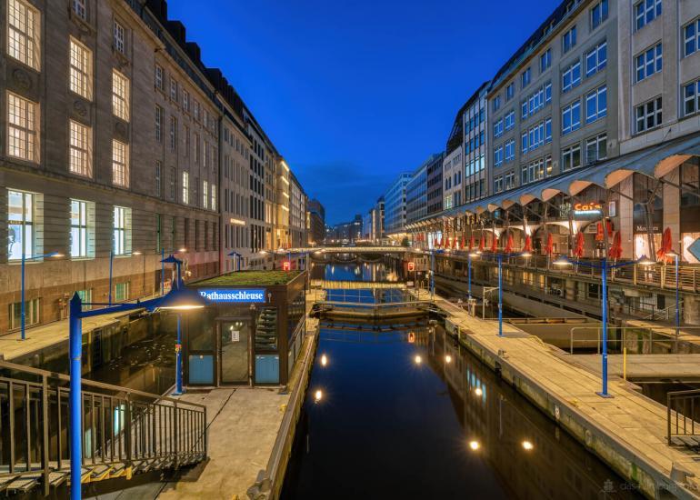 Hamburgs Sehenswürdigkeiten als tolle FineArt Photos 93 Architektur, Draußen, Dunkel, Gebäude, HDR (extrem), Stadt, grau, schwarz, www.das-hamburg-foto.de