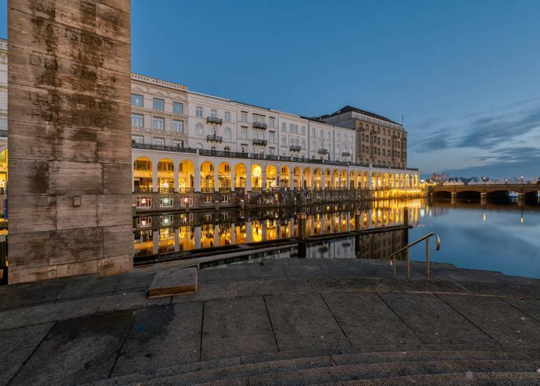 Hamburgs Sehenswürdigkeiten als tolle FineArt Photos 84 Architektur, Draußen, Dunkel, Gebäude, HDR (extrem), Stadt, grau, schwarz, www.das-hamburg-foto.de