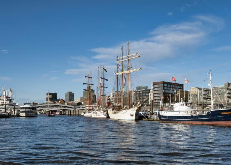 Draußen, Elbe, Hafen, Hamburg, blau, grau, poller