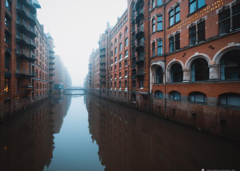 Im Trend: Moderne Hamburg Bilder 75 Blick in den Hamburger Hafen