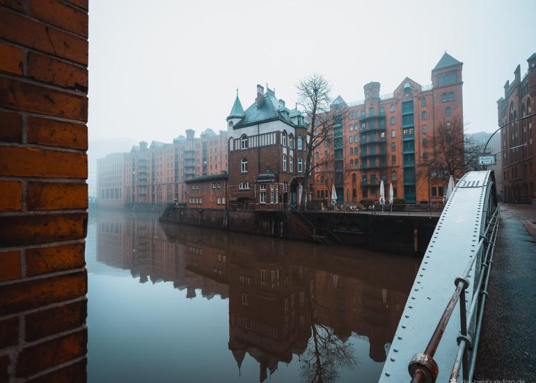 Im Trend: Moderne Hamburg Bilder 73 Blick in den Hamburger Hafen