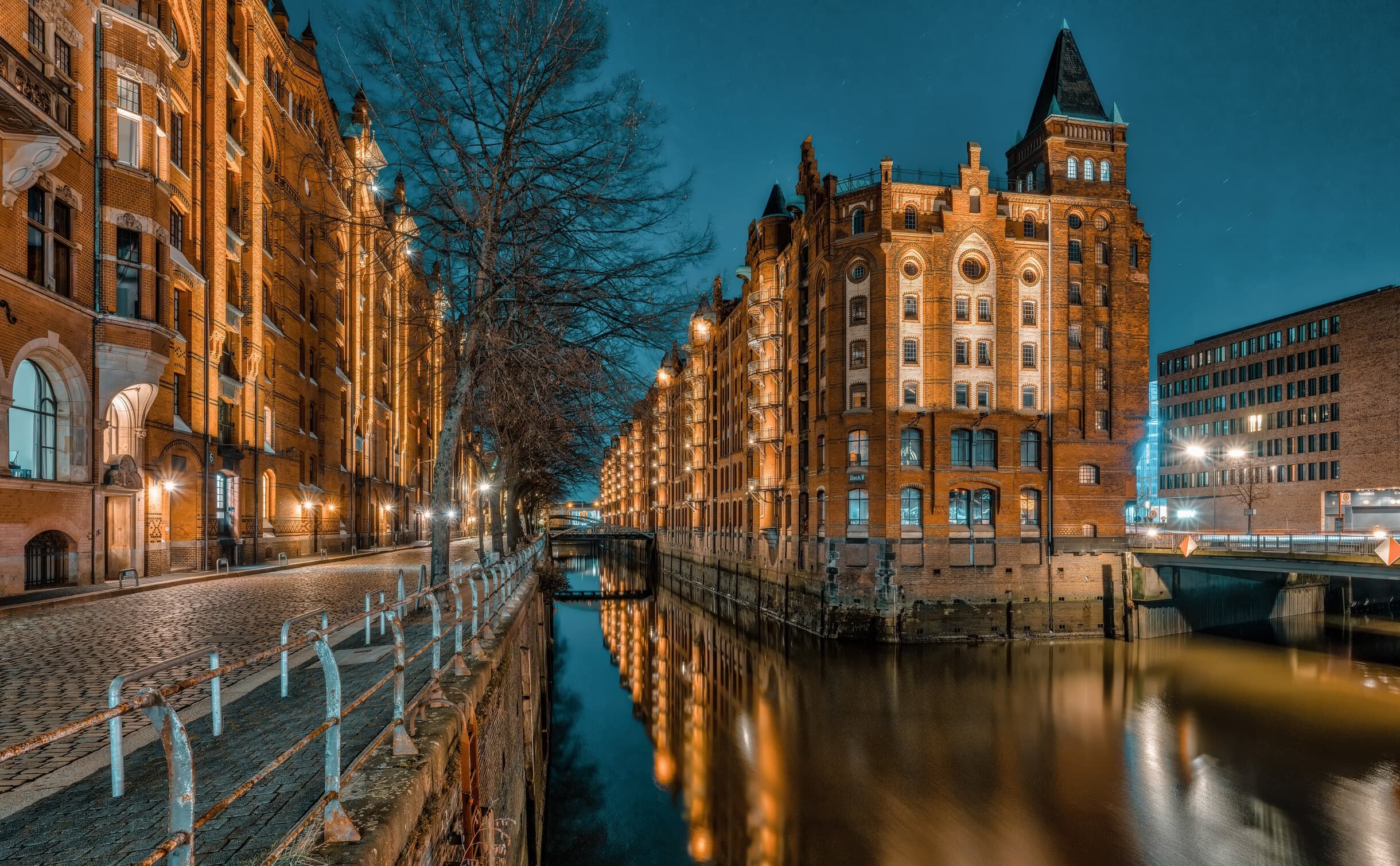 Hamburg Fotos und Bilder mit Hamburgs schönsten Seiten 13 Hamburg Fotos und Bilder - Sehenswürdigkeiten und schöne Orte als Fotografie