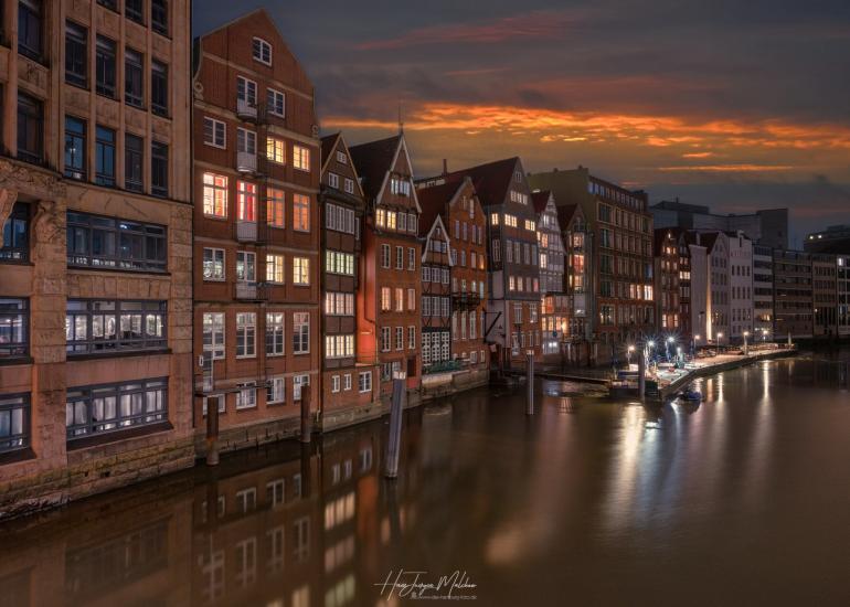 Hamburgs Sehenswürdigkeiten als tolle FineArt Photos 4 Architektur, Draußen, Dunkel, Gebäude, HDR (extrem), Stadt, grau, schwarz, www.das-hamburg-foto.de