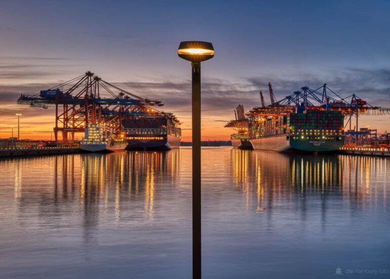 Draußen, Elbe, Hafen, Hamburg, blau, grau, poller