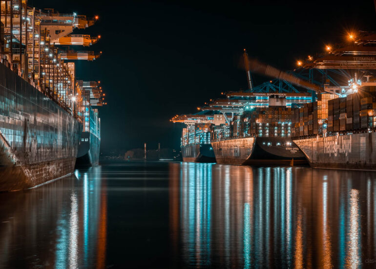 Im Trend: Moderne Hamburg Bilder 58 Blick in den Hamburger Hafen