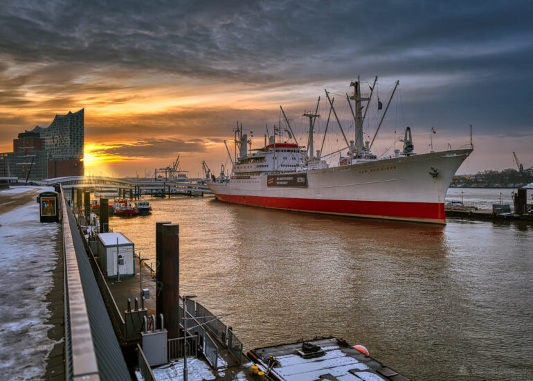 Draußen, Elbe, Hafen, Hamburg, blau, grau, poller