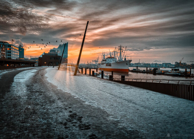 Im Trend: Moderne Hamburg Bilder 51 Blick in den Hamburger Hafen