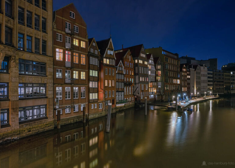 Hamburgs Sehenswürdigkeiten als tolle FineArt Photos 38 Architektur, Draußen, Dunkel, Gebäude, HDR (extrem), Stadt, grau, schwarz, www.das-hamburg-foto.de