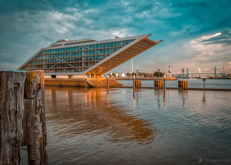 Im Trend: Moderne Hamburg Bilder 59 Blick in den Hamburger Hafen
