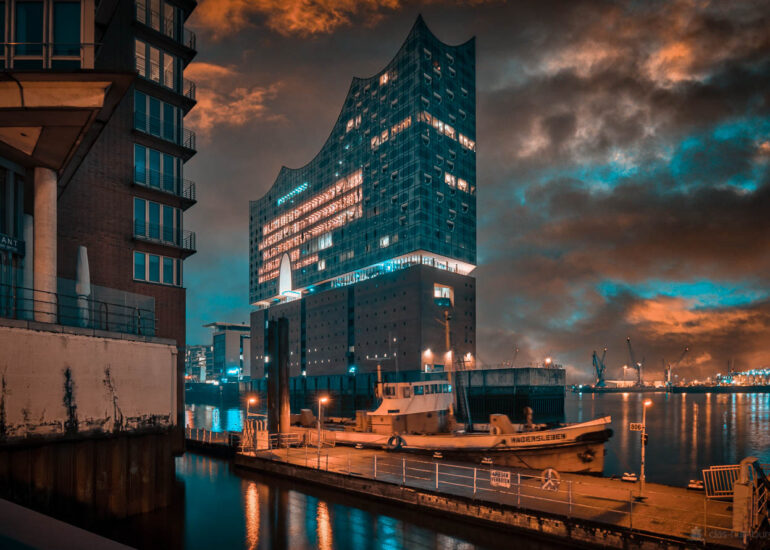 Im Trend: Moderne Hamburg Bilder 62 Blick in den Hamburger Hafen