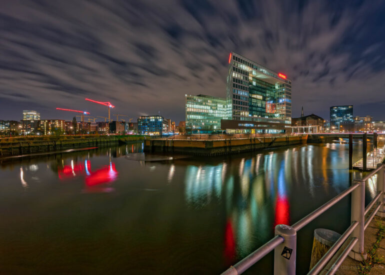 Hamburgs Sehenswürdigkeiten als tolle FineArt Photos 47 Architektur, Draußen, Dunkel, Gebäude, HDR (extrem), Stadt, grau, schwarz, www.das-hamburg-foto.de
