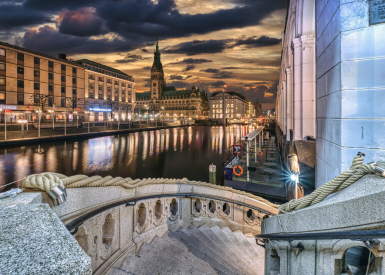 Hamburgs Sehenswürdigkeiten als tolle FineArt Photos 44 Architektur, Draußen, Dunkel, Gebäude, HDR (extrem), Stadt, grau, schwarz, www.das-hamburg-foto.de