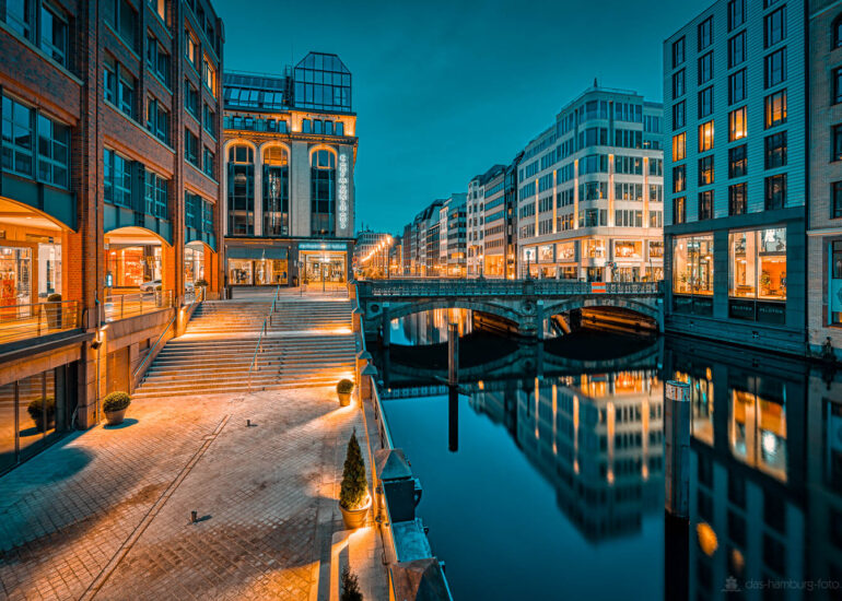Im Trend: Moderne Hamburg Bilder 35 Blick in den Hamburger Hafen