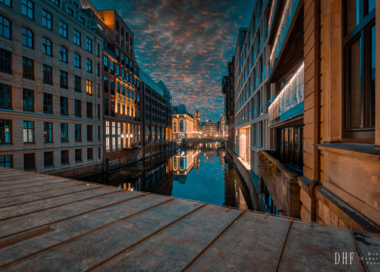 Im Trend: Moderne Hamburg Bilder 52 Blick in den Hamburger Hafen