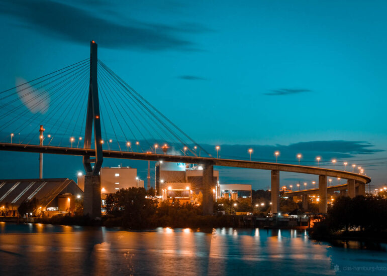 Im Trend: Moderne Hamburg Bilder 31 Blick in den Hamburger Hafen