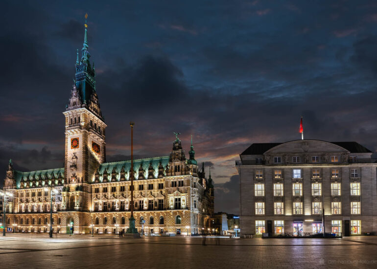Hamburgs Sehenswürdigkeiten als tolle FineArt Photos 48 Architektur, Draußen, Dunkel, Gebäude, HDR (extrem), Stadt, grau, schwarz, www.das-hamburg-foto.de