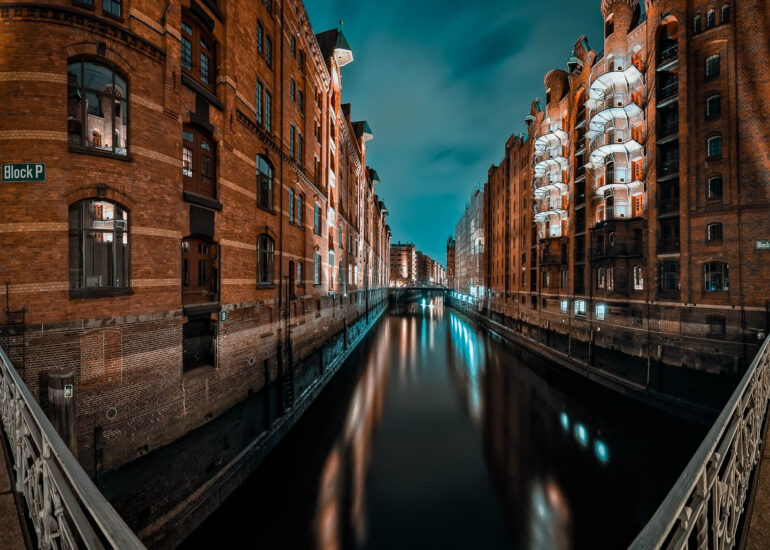 Im Trend: Moderne Hamburg Bilder 53 Blick in den Hamburger Hafen